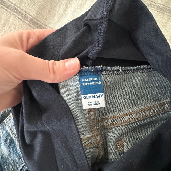 Old Navy Boyfriend Maternity Jeans // Size 6 Long - Picture 2 of 4